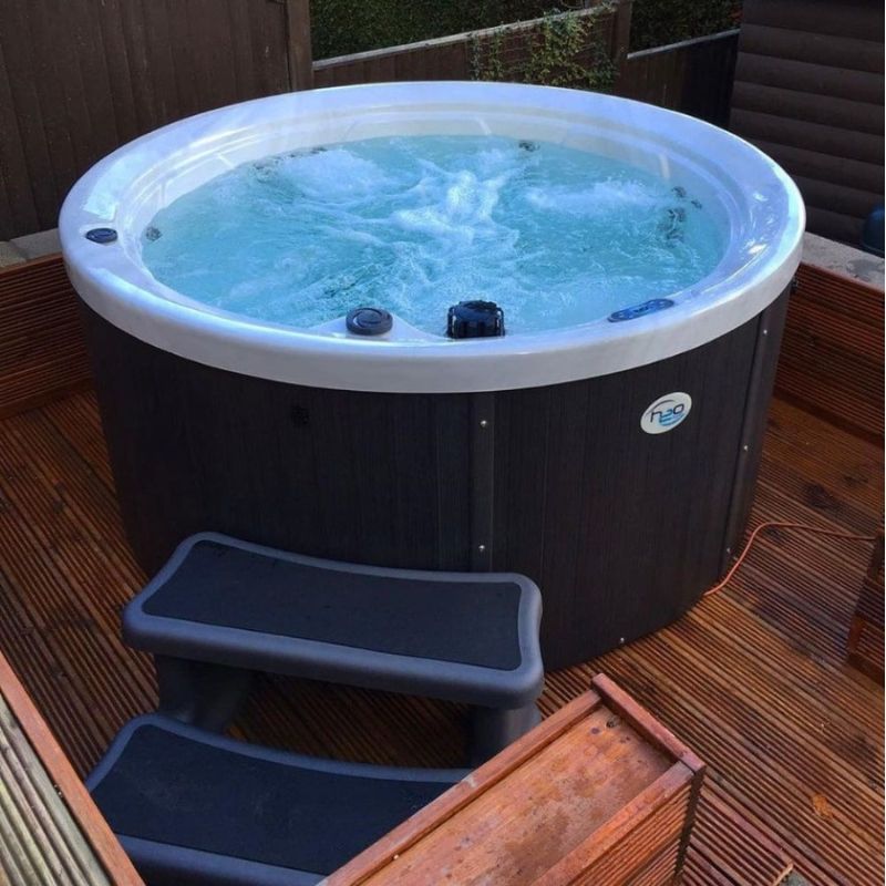 H2O 1000 Series Plug & Play Round Hot Tub – 5 Seater